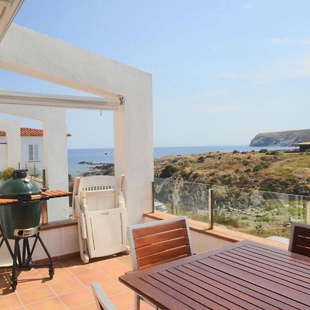 Beachfront Duplex With Terrace And Sea Views - Cadaques Exterior photo