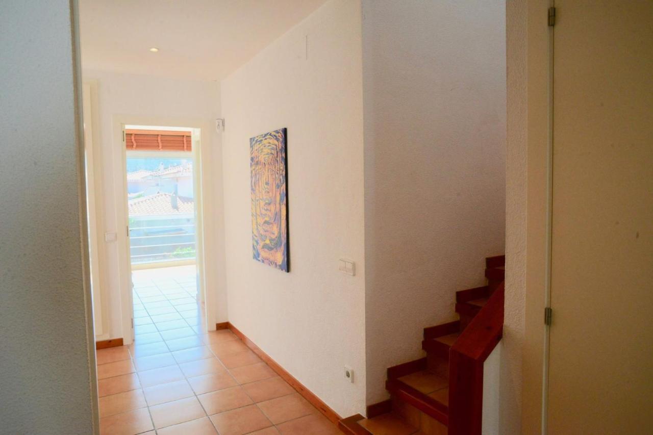 Beachfront Duplex With Terrace And Sea Views - Cadaques Exterior photo