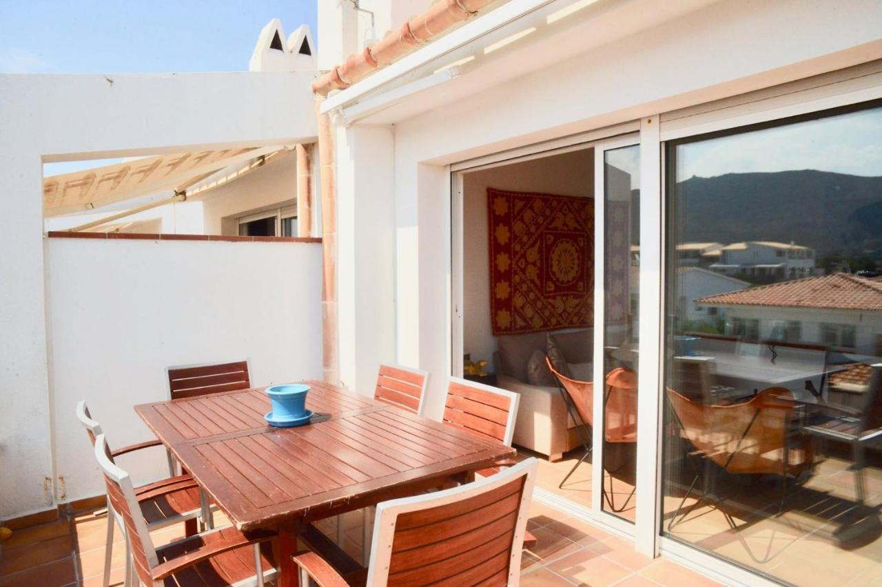 Beachfront Duplex With Terrace And Sea Views - Cadaques Exterior photo