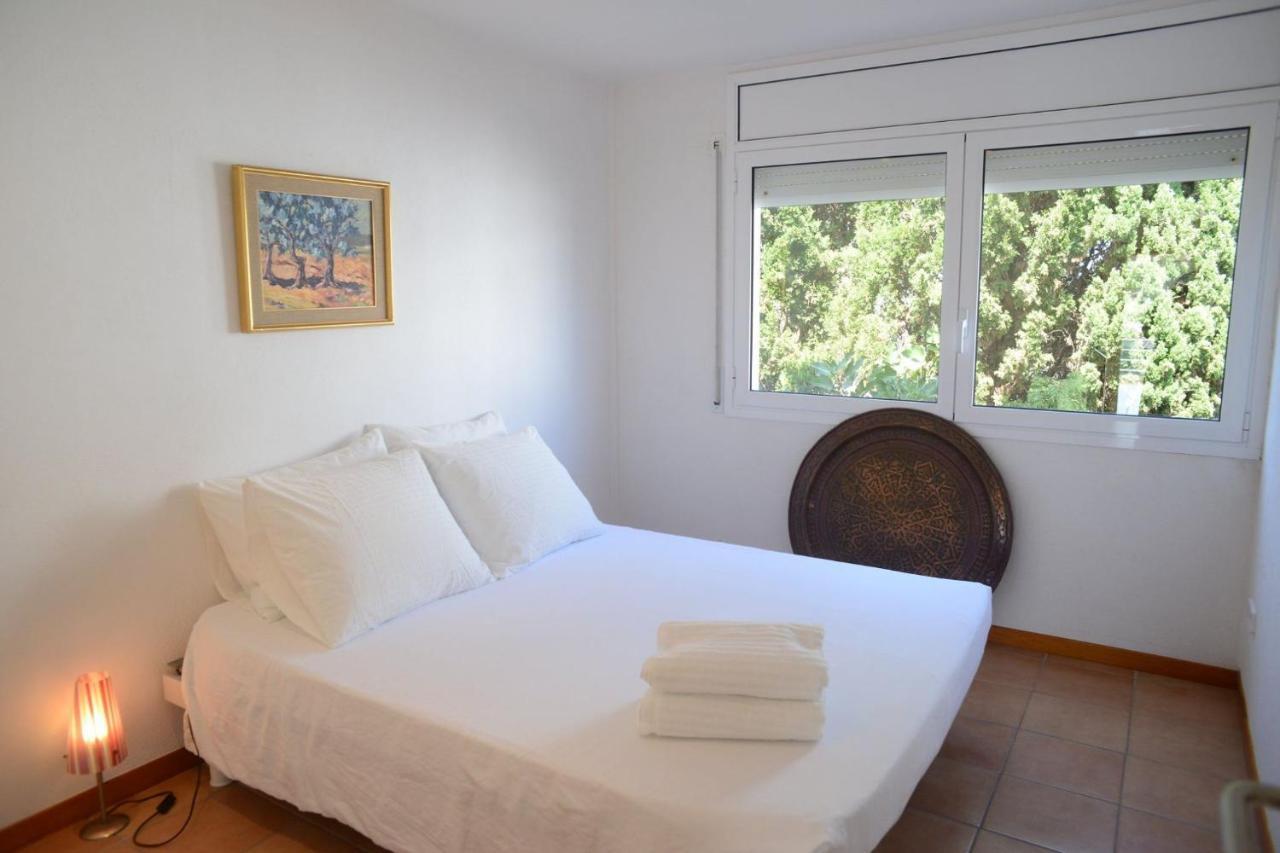 Beachfront Duplex With Terrace And Sea Views - Cadaques Exterior photo